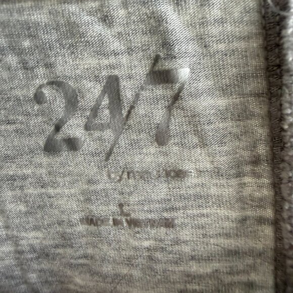 Long sleeve 24/7 Maurices grey tee - Picture 2 of 3